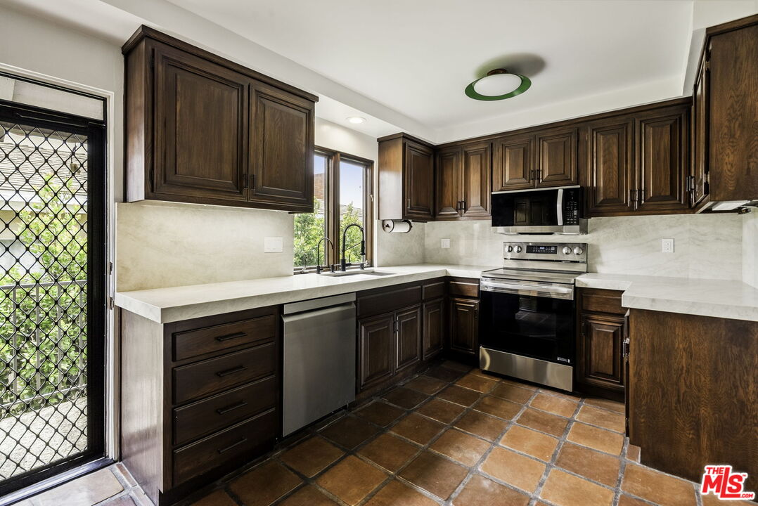 1702 Idaho Ave Unit: 3