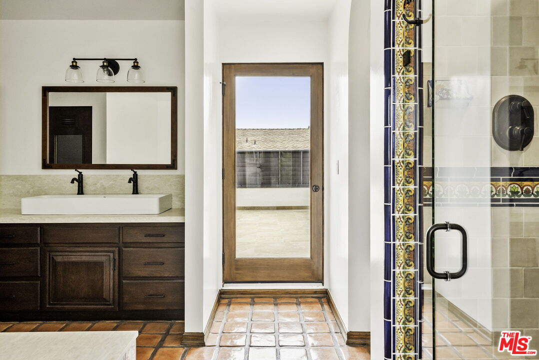 1702 Idaho Ave Unit: 3