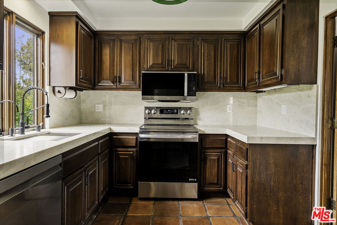 1702 Idaho Ave Unit: 3