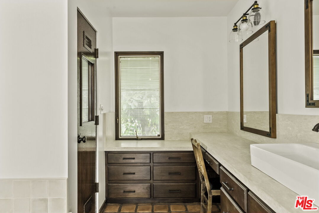 1702 Idaho Ave Unit: 3