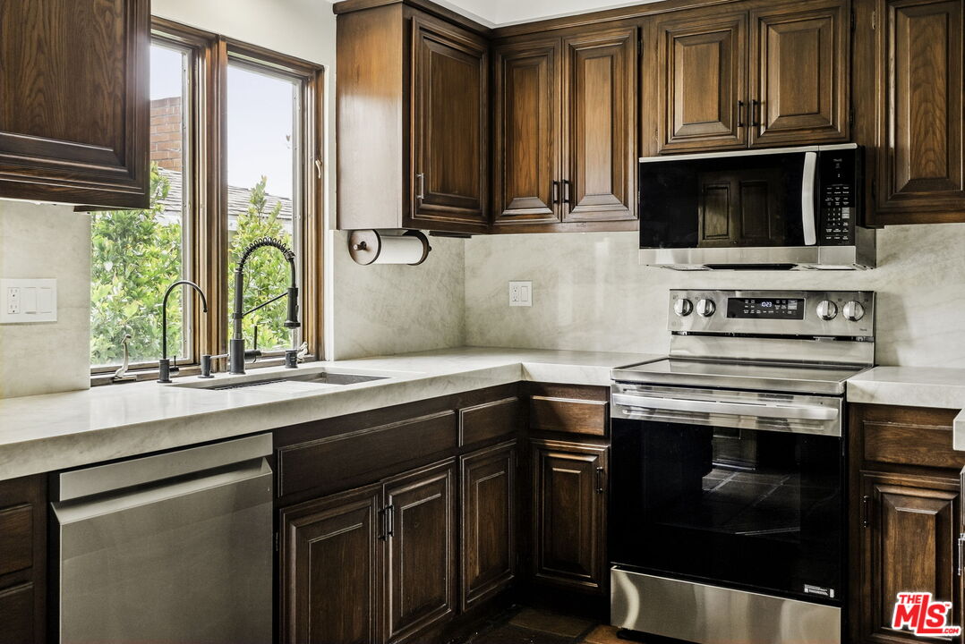 1702 Idaho Ave Unit: 3