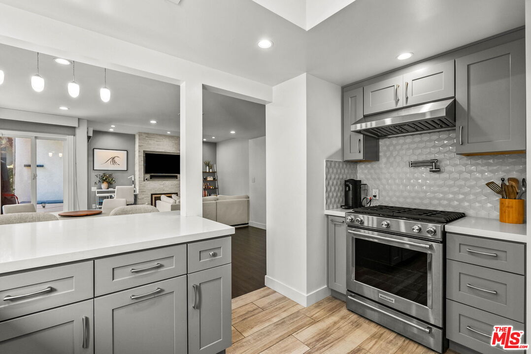 2909 Arizona Ave Unit: 15
