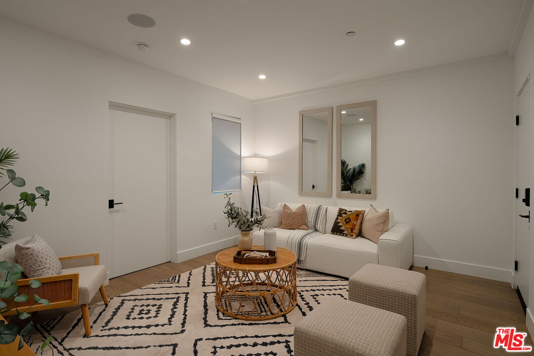 1927 18th St Unit: B