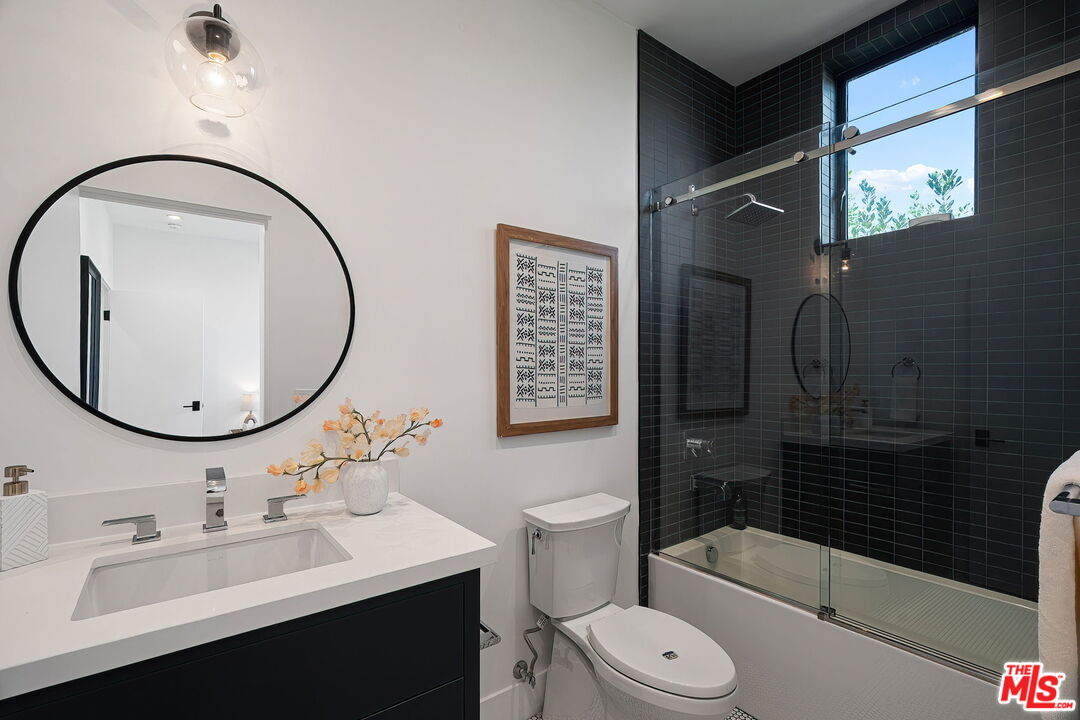 1927 18th St Unit: B