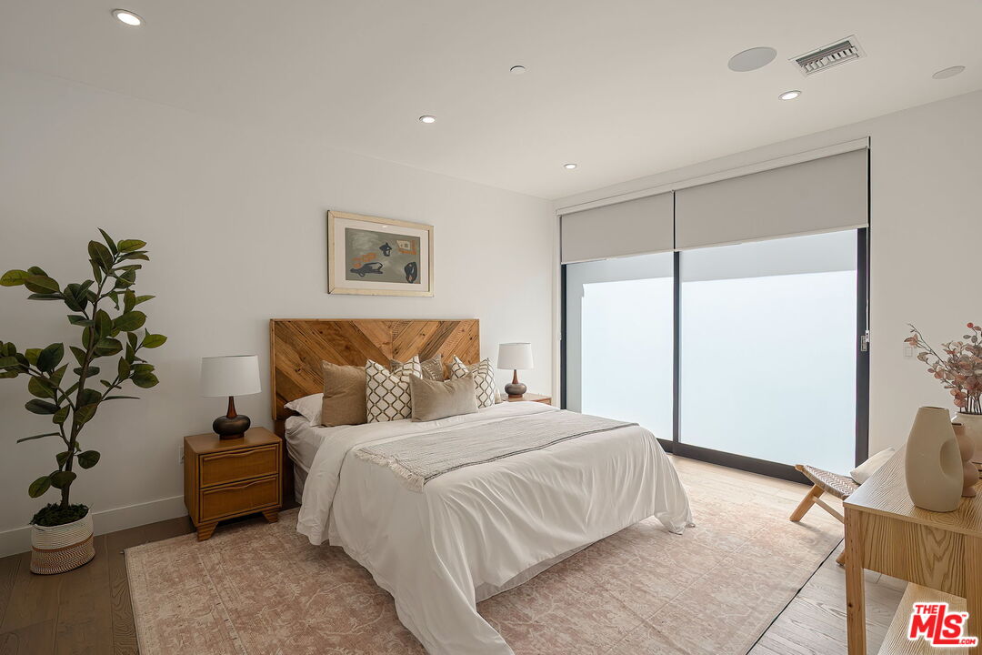 1927 18th St Unit: B