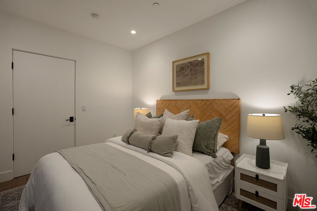 1927 18th St Unit: B