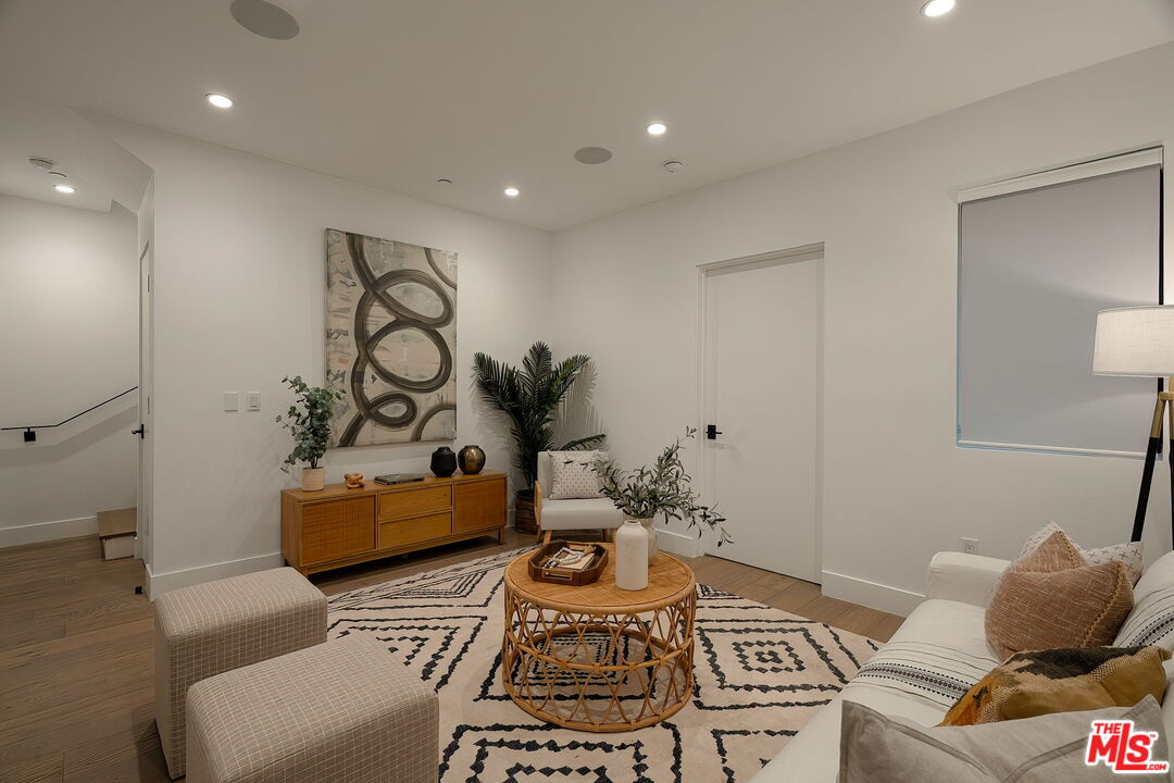 1927 18th St Unit: B