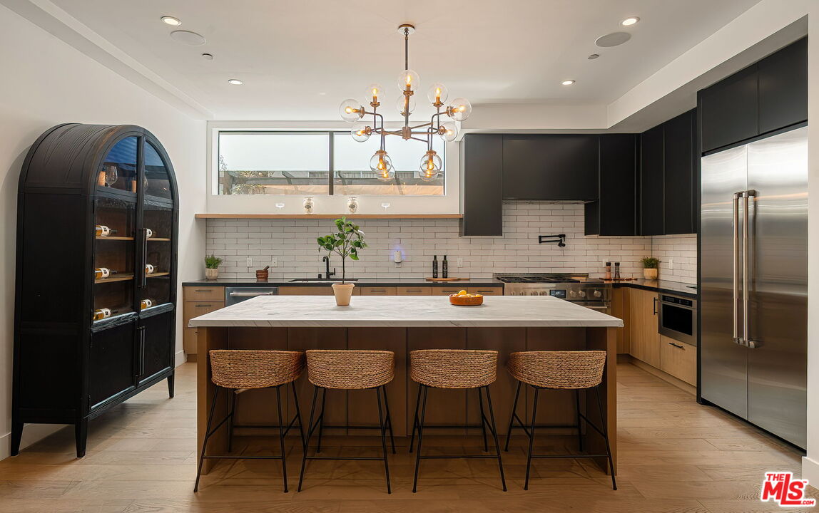 1927 18th St Unit: B