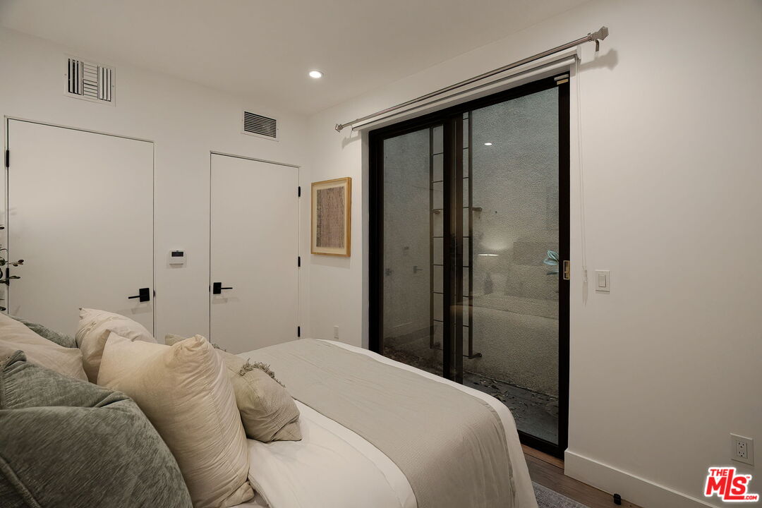 1927 18th St Unit: B
