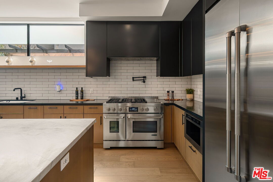 1927 18th St Unit: B