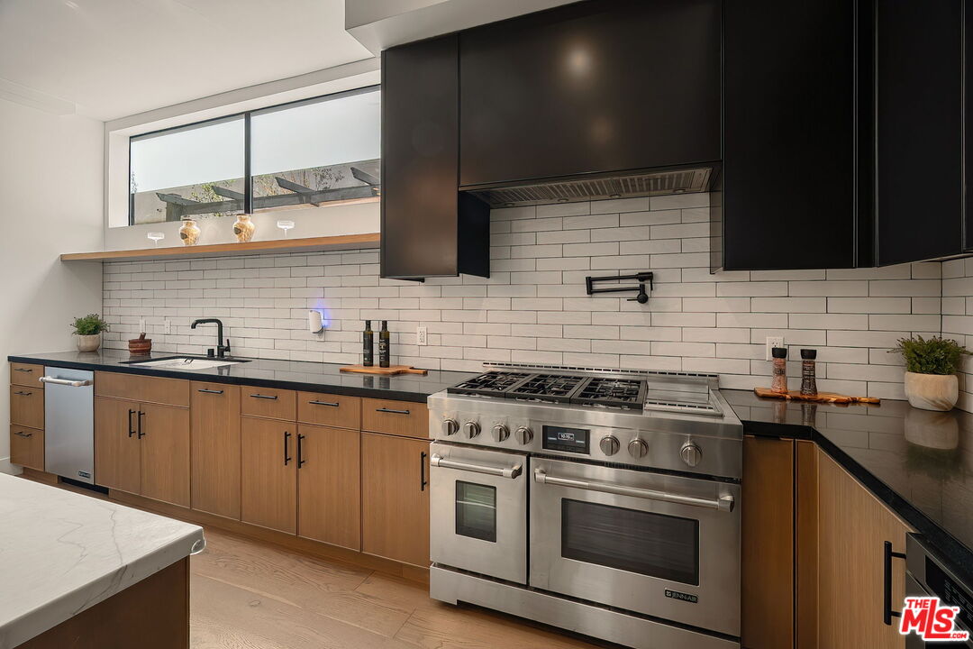 1927 18th St Unit: B