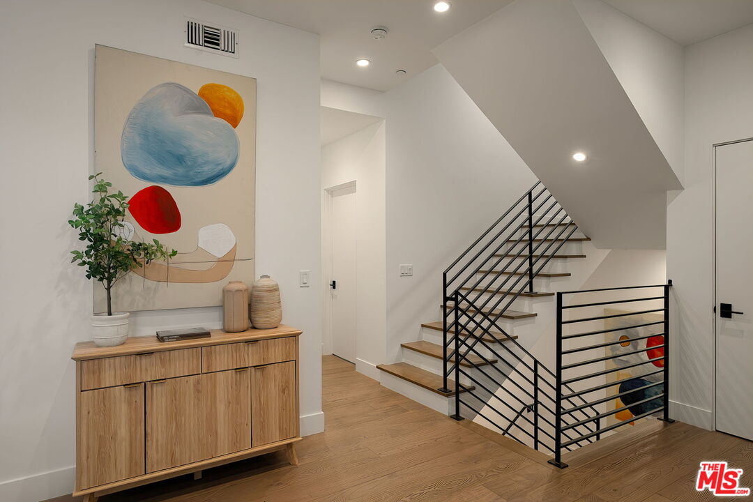 1927 18th St Unit: B