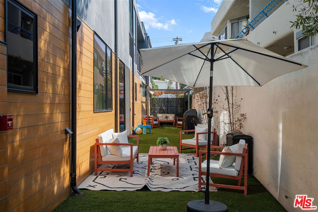 1927 18th St Unit: B