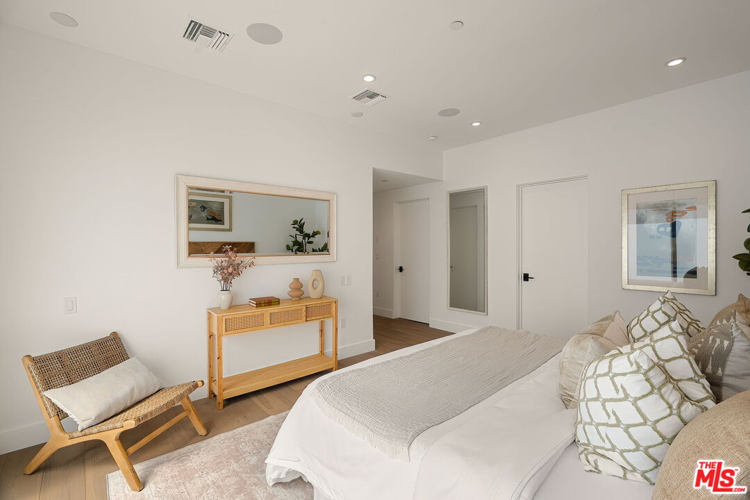 1927 18th St Unit: B
