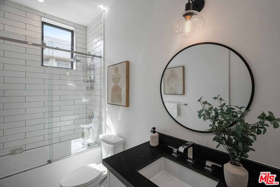 1927 18th St Unit: B