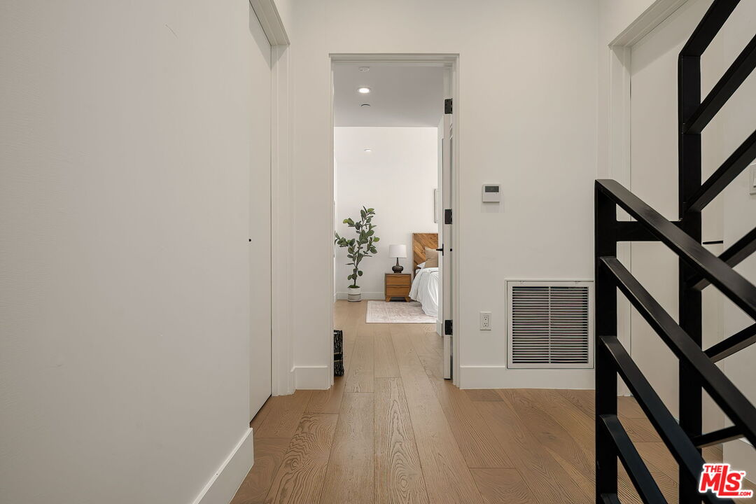 1927 18th St Unit: B