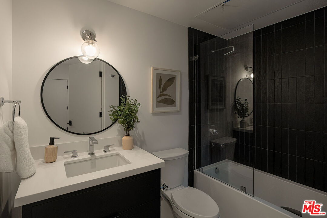1927 18th St Unit: B