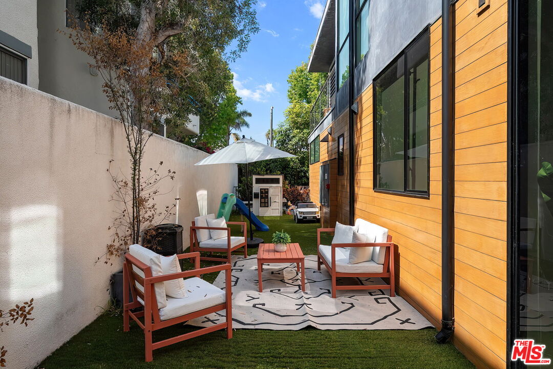 1927 18th St Unit: B