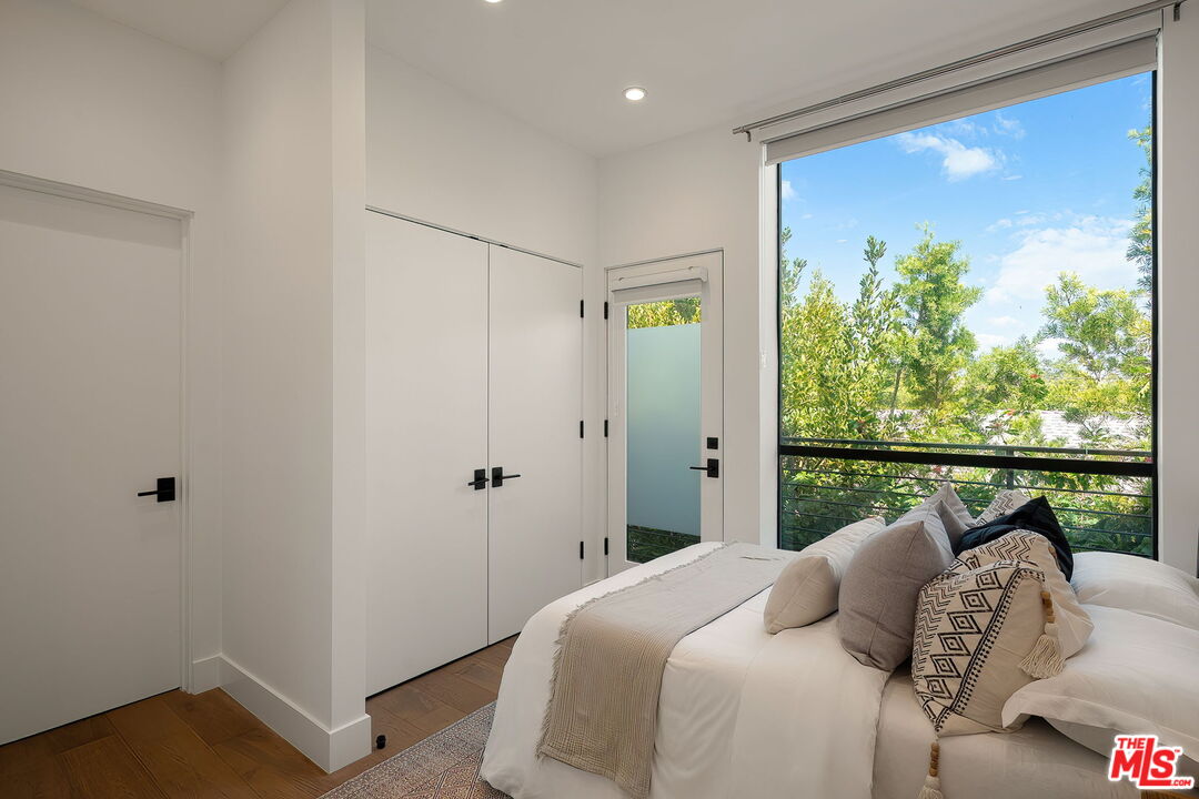 1927 18th St Unit: B