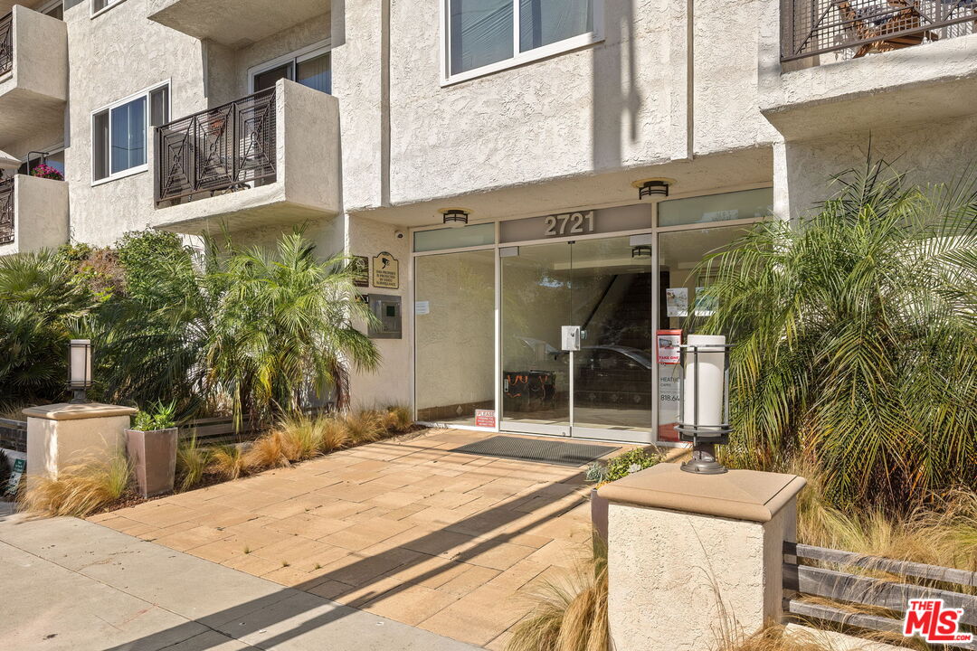 2721 2nd St Unit: 205