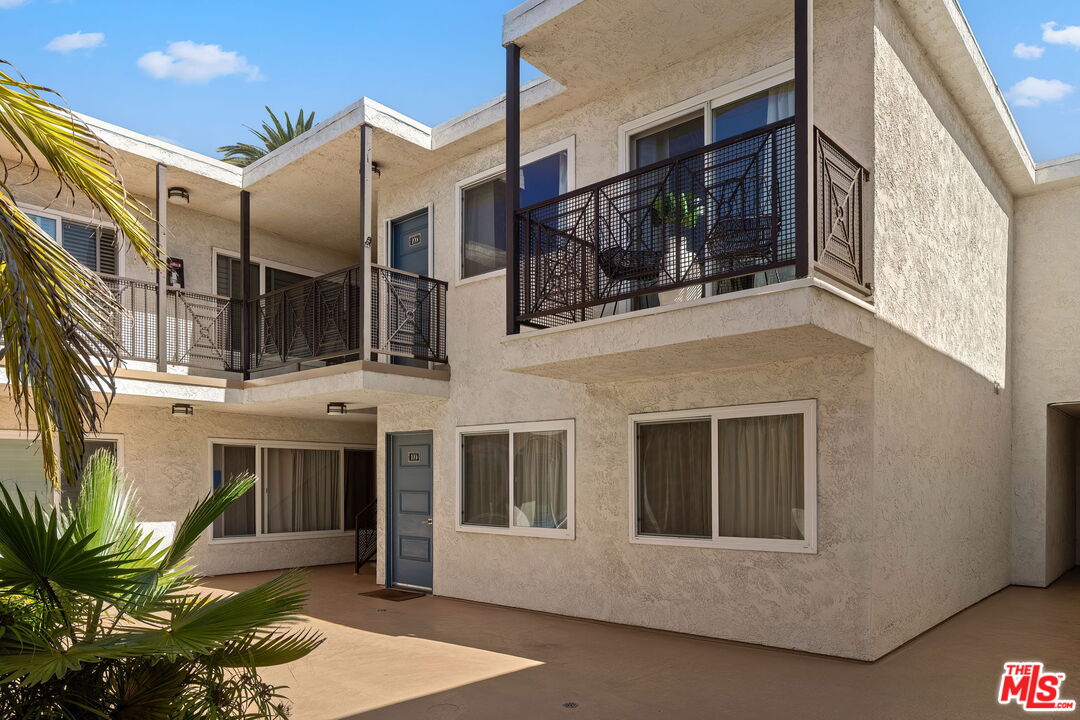2721 2nd St Unit: 205