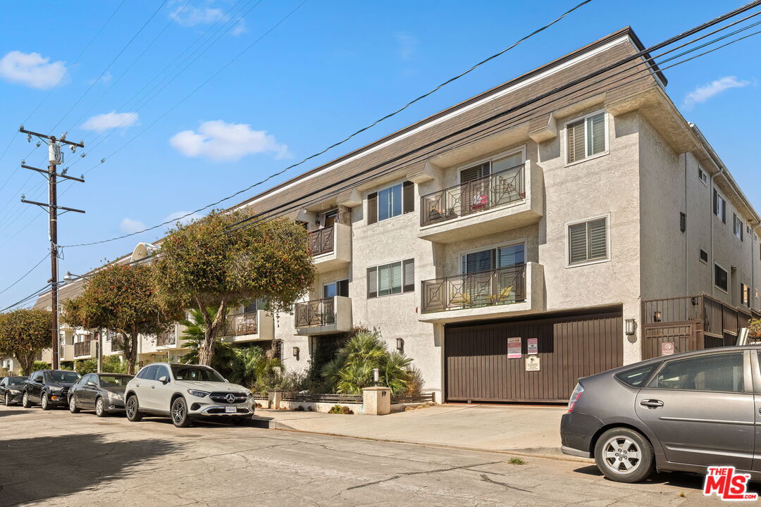 2721 2nd St Unit: 205