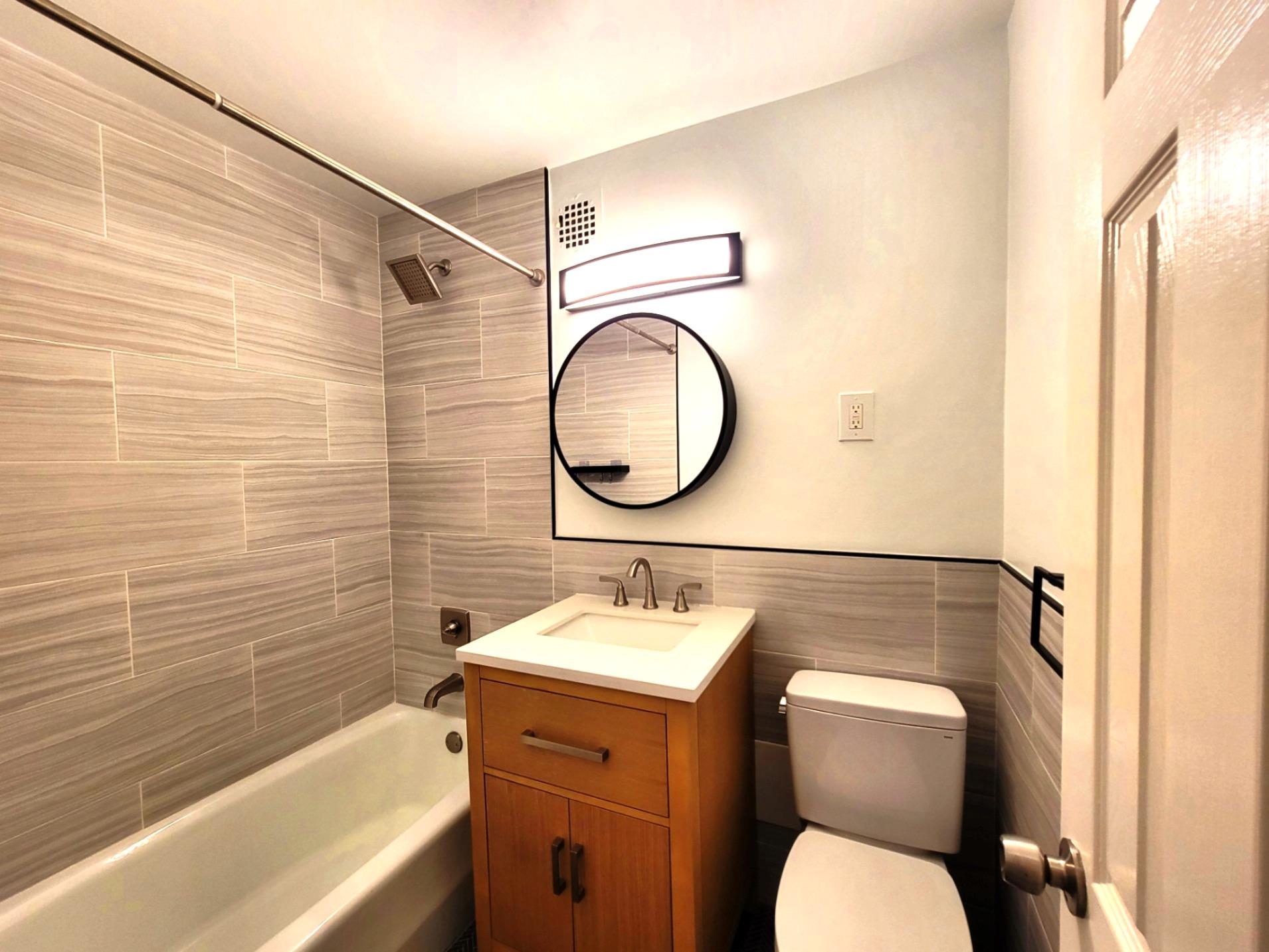 2736 Independence Avenue Unit: 4C