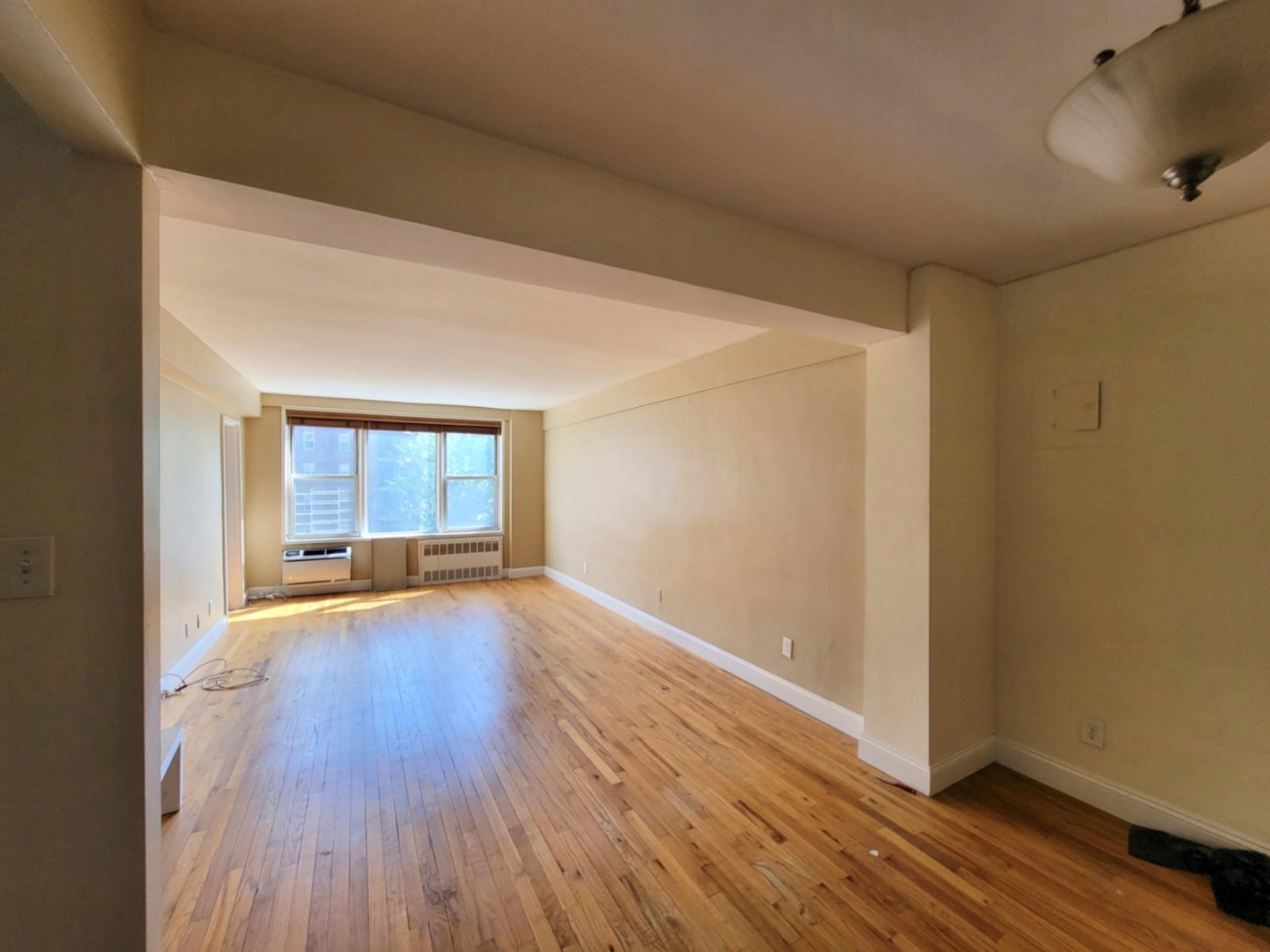 2736 Independence Avenue Unit: 4C