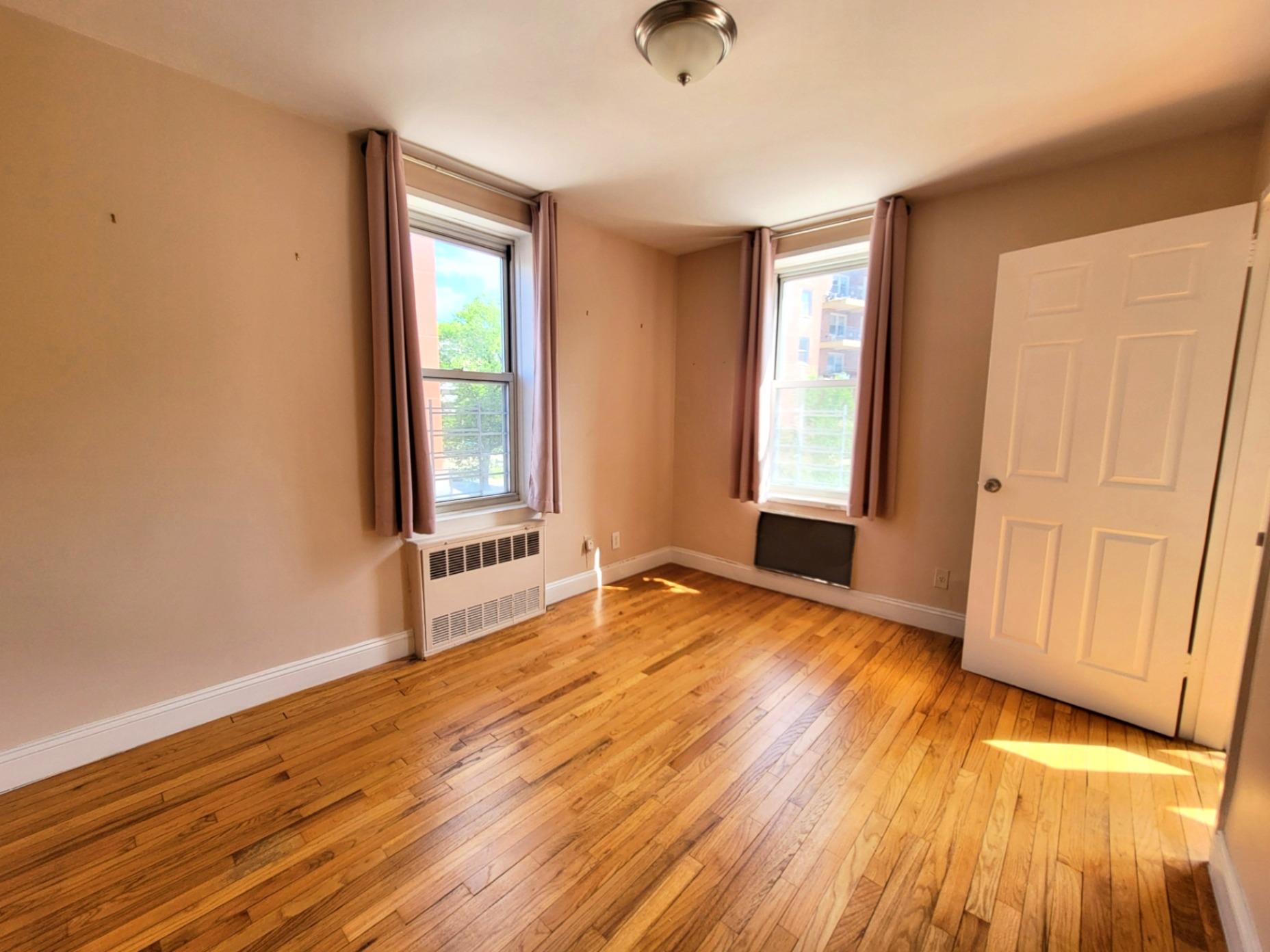 2736 Independence Avenue Unit: 4C