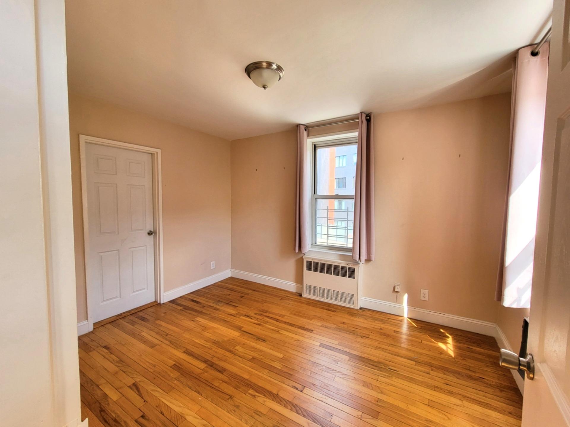 2736 Independence Avenue Unit: 4C