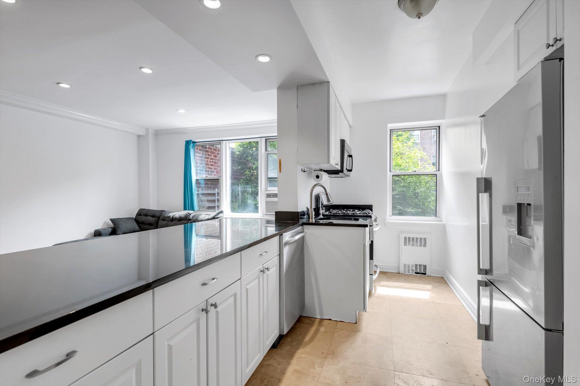 3750 Hudson Manor Terrace Unit: 1DW