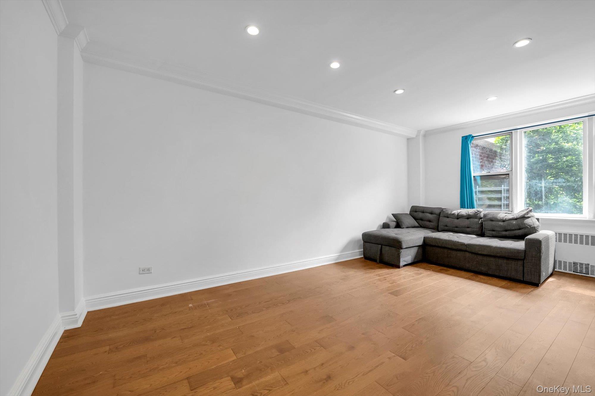 3750 Hudson Manor Terrace Unit: 1DW