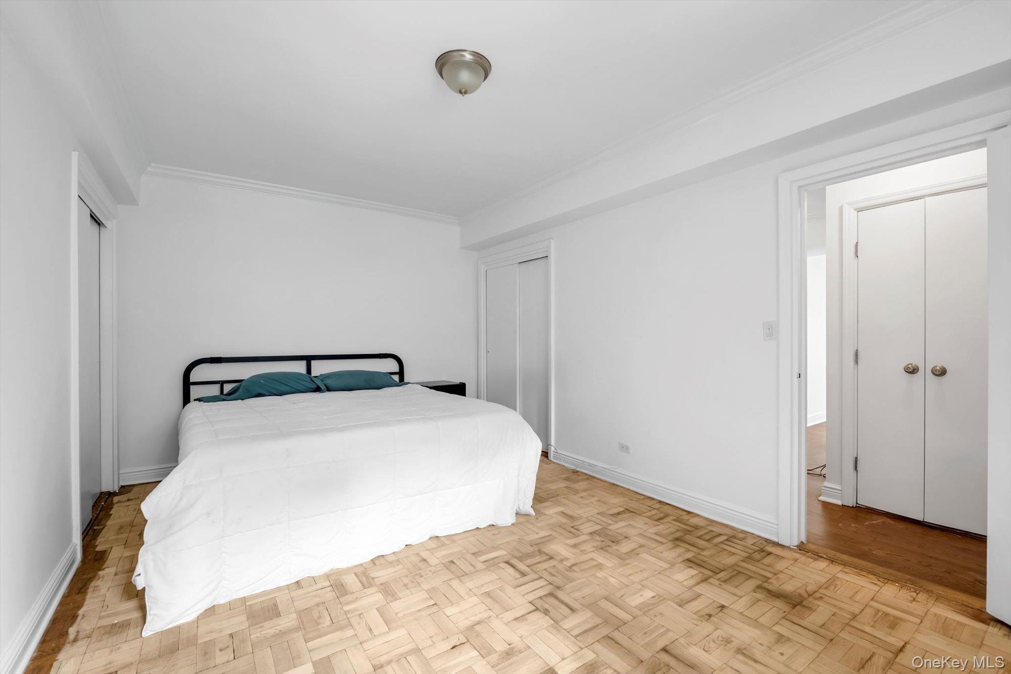 3750 Hudson Manor Terrace Unit: 1DW