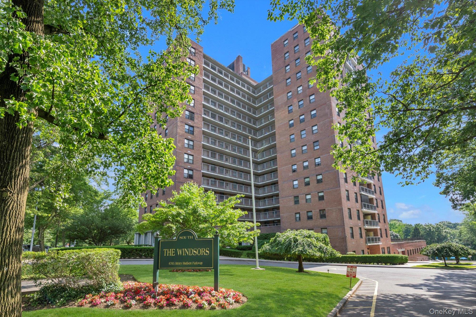 4705 Henry Hudson Parkway W Unit: 6J