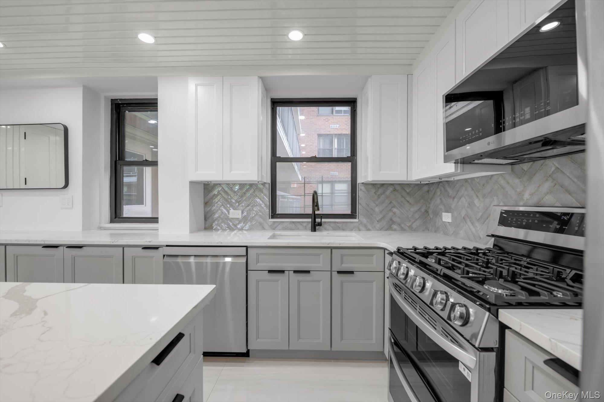 4705 Henry Hudson Parkway W Unit: 6J