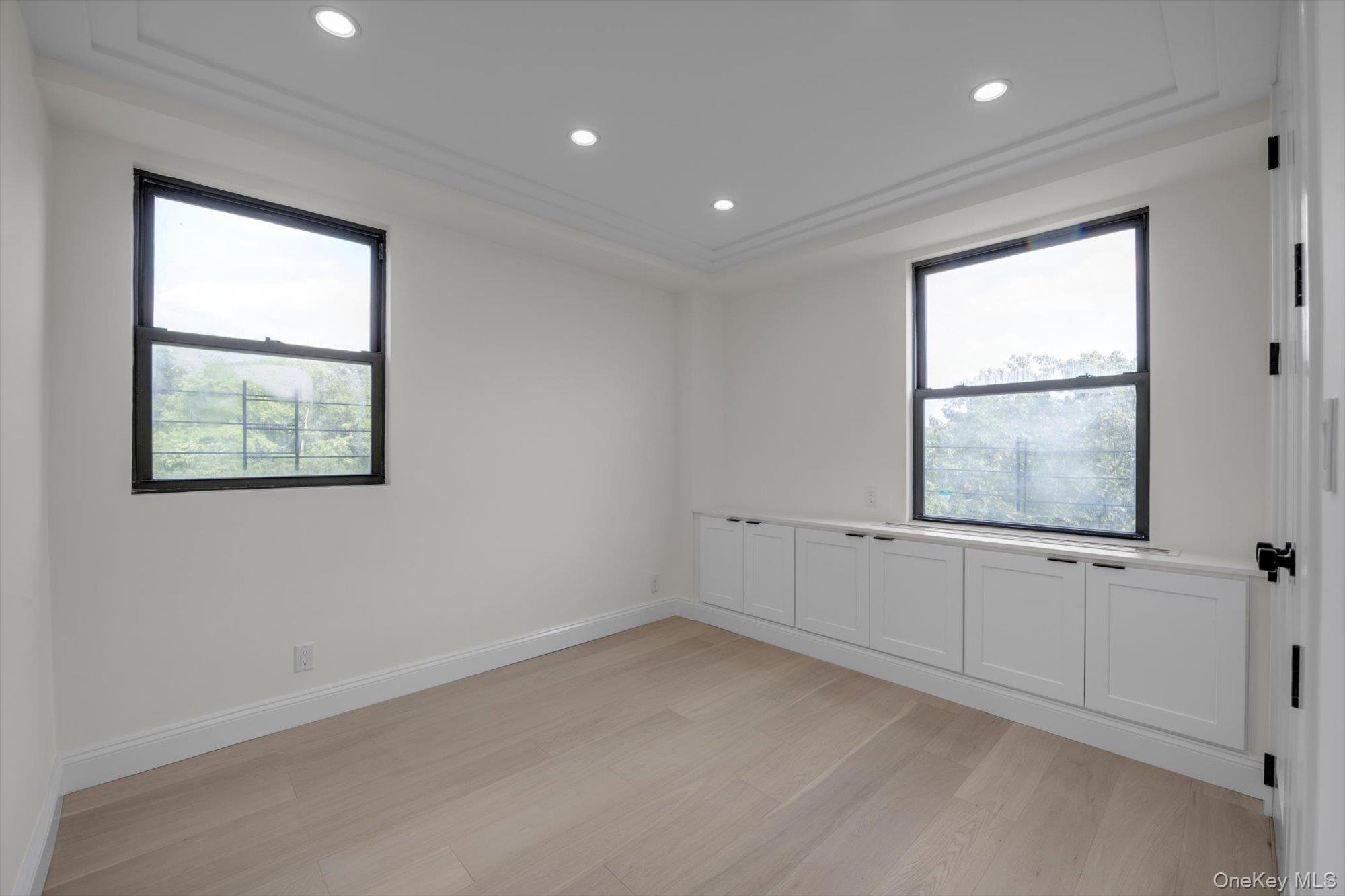 4705 Henry Hudson Parkway W Unit: 6J