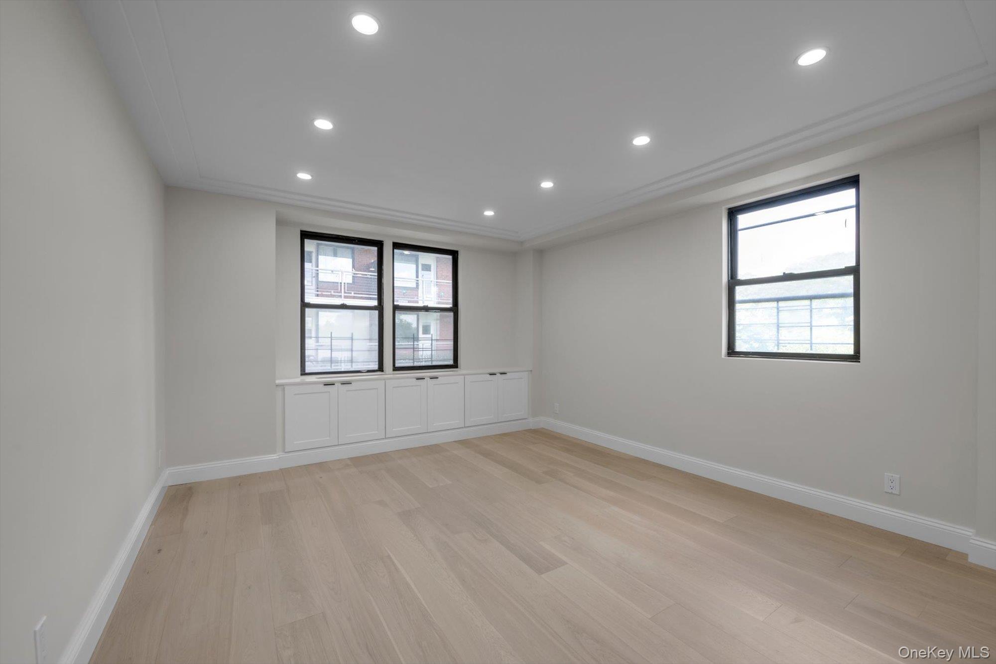 4705 Henry Hudson Parkway W Unit: 6J