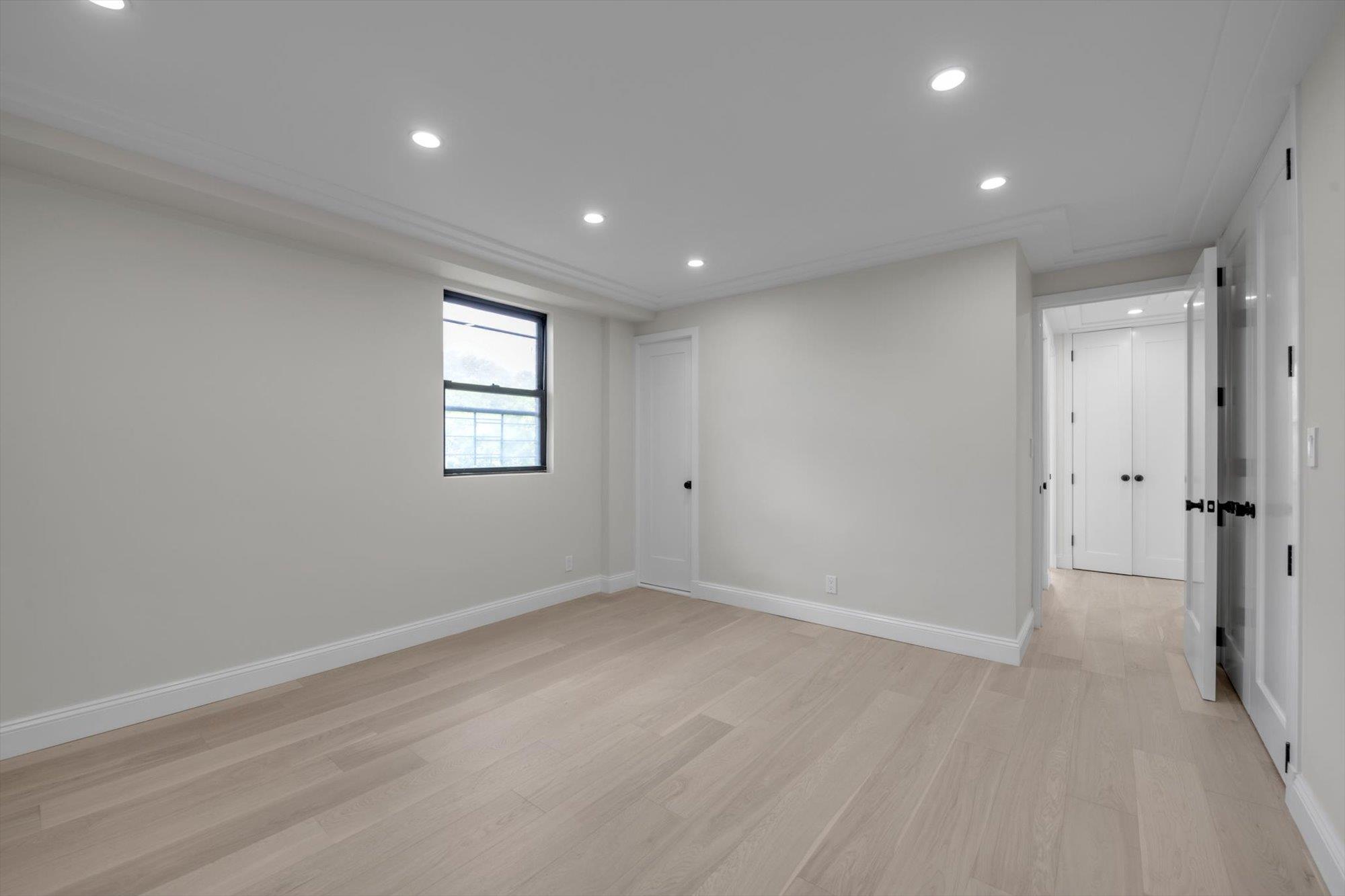 4705 Henry Hudson Parkway W Unit: 6J