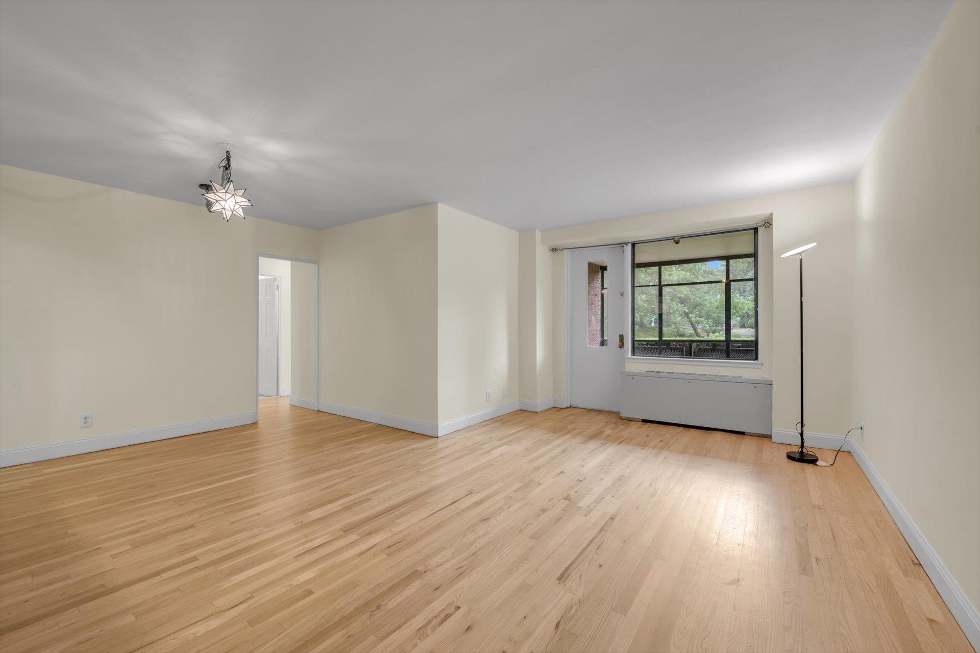 4705 Henry Hudson Parkway W Unit: 1J