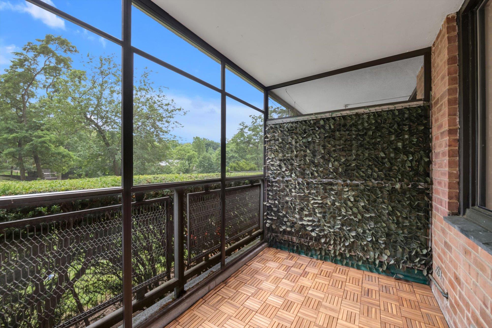 4705 Henry Hudson Parkway W Unit: 1J