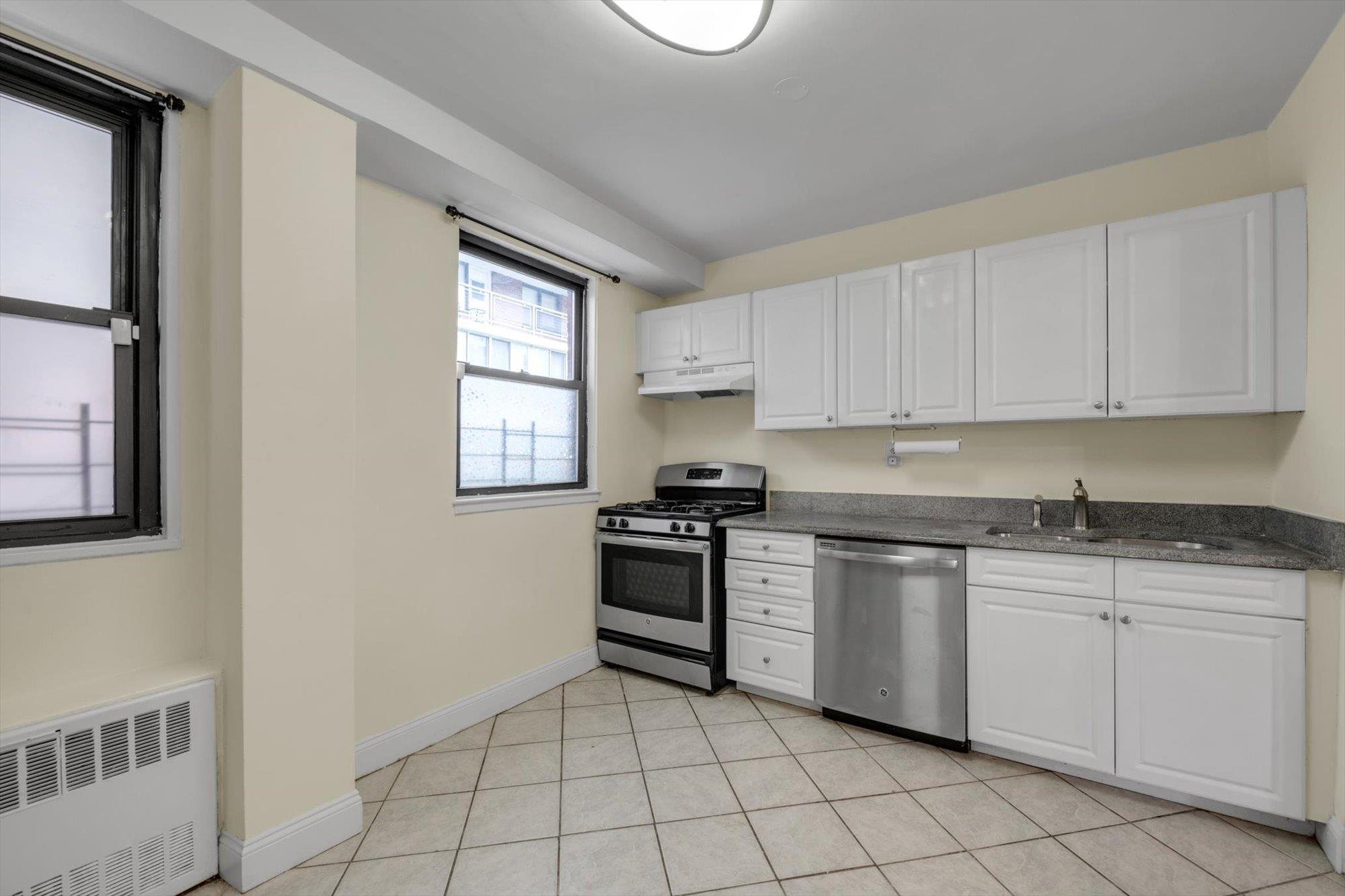 4705 Henry Hudson Parkway W Unit: 1J