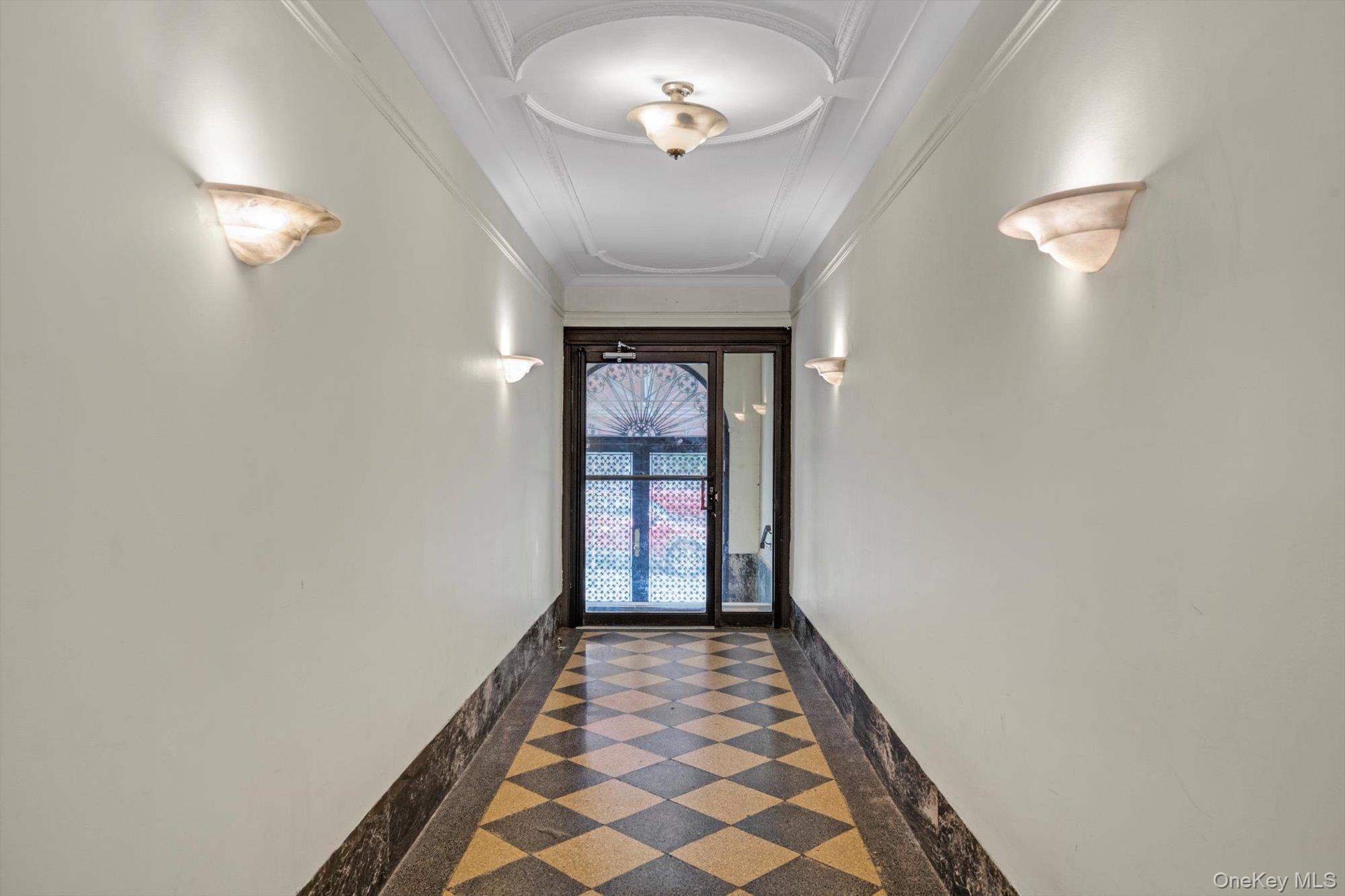741 W End Avenue Unit: 4B