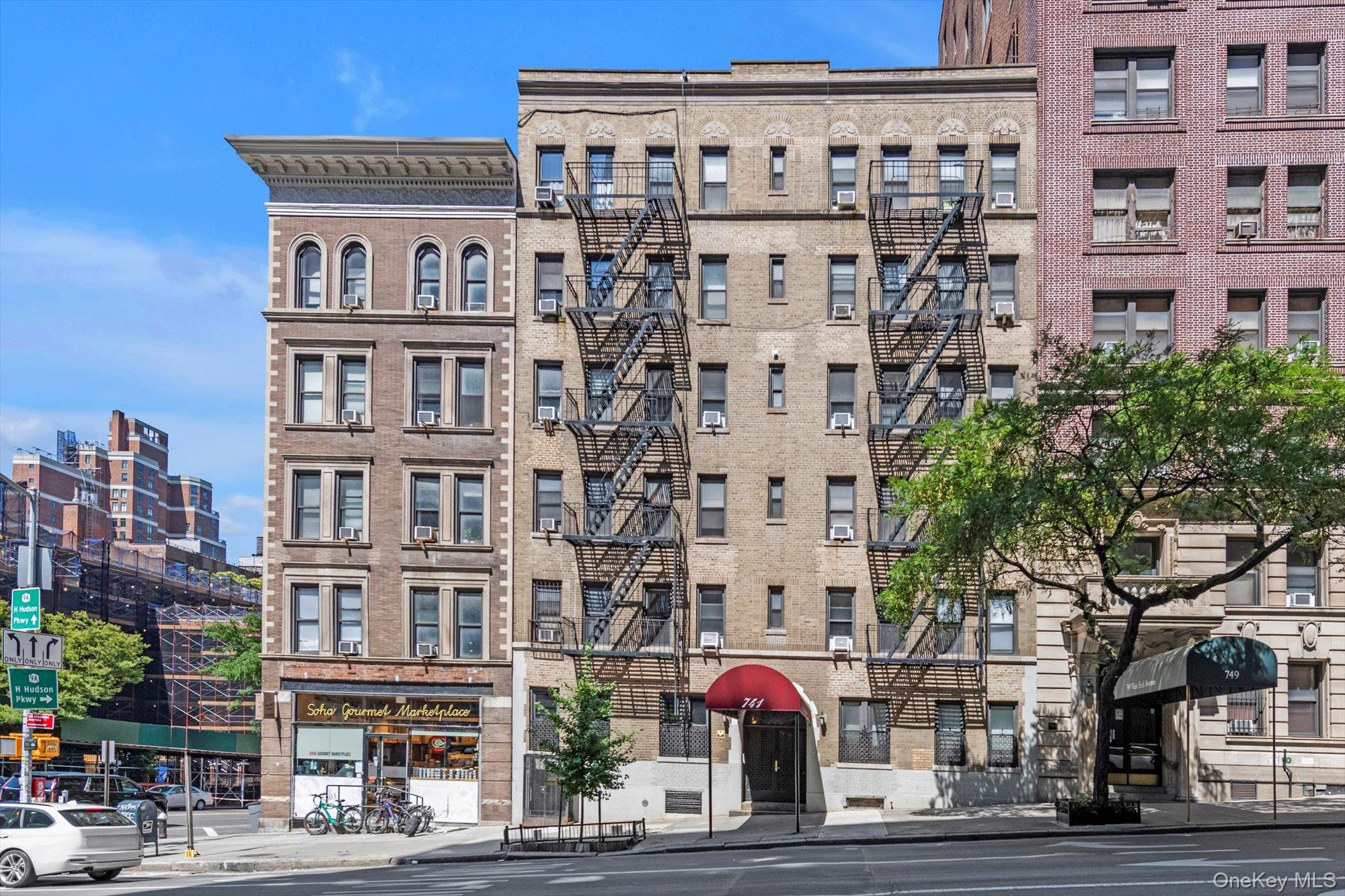 741 W End Avenue Unit: 4B