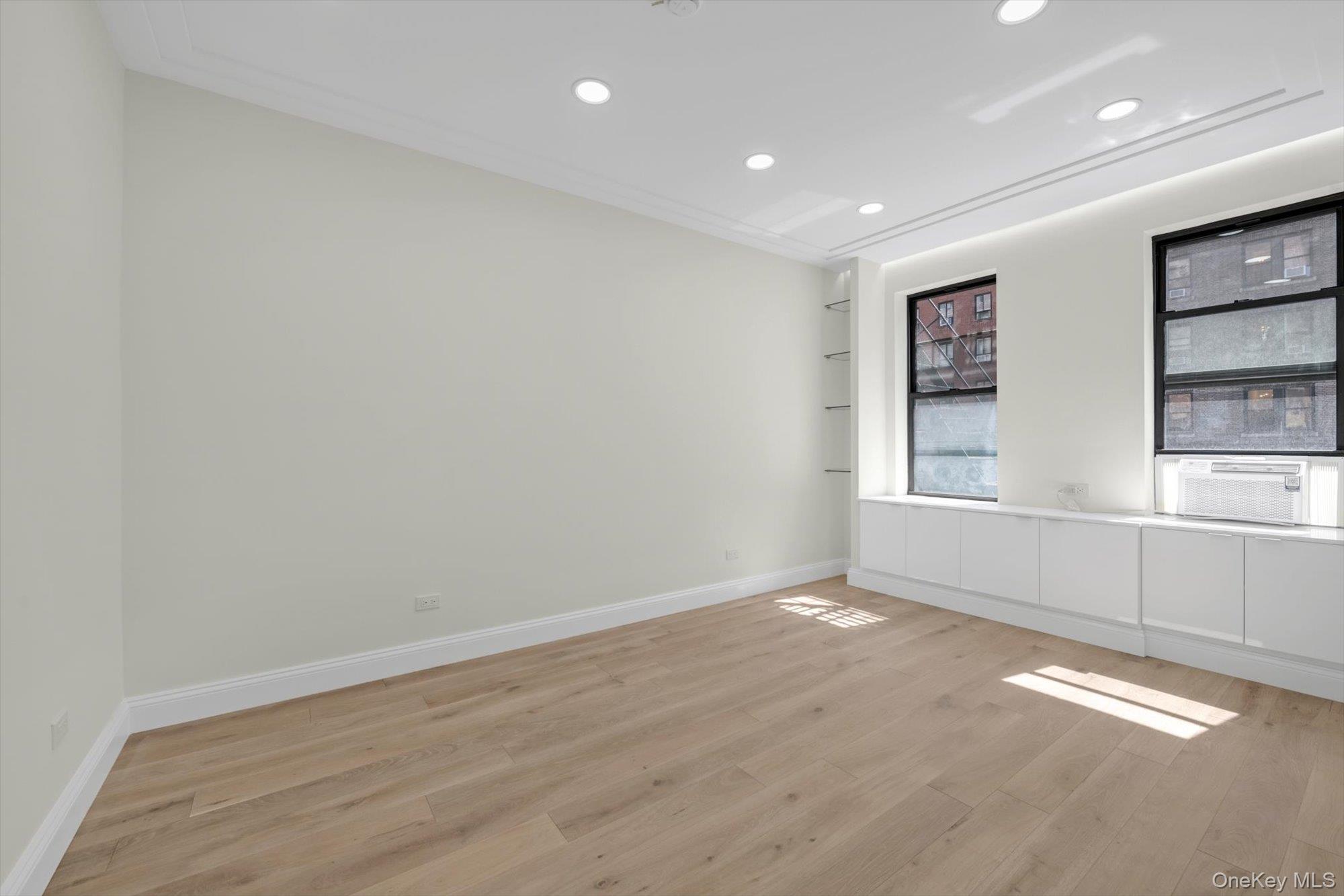 741 W End Avenue Unit: 4B