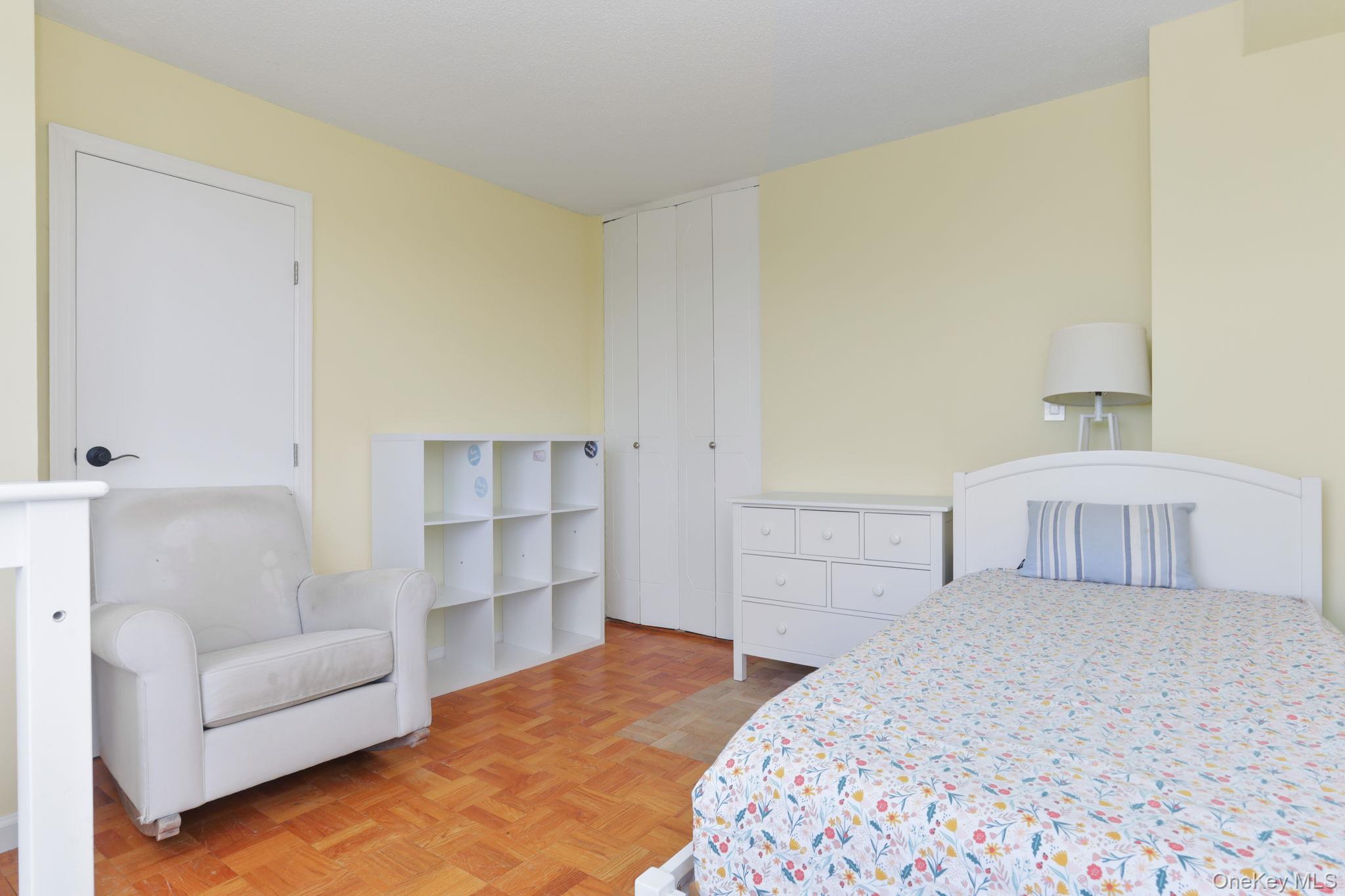 3333 Henry Hudson Parkway Unit: 12M