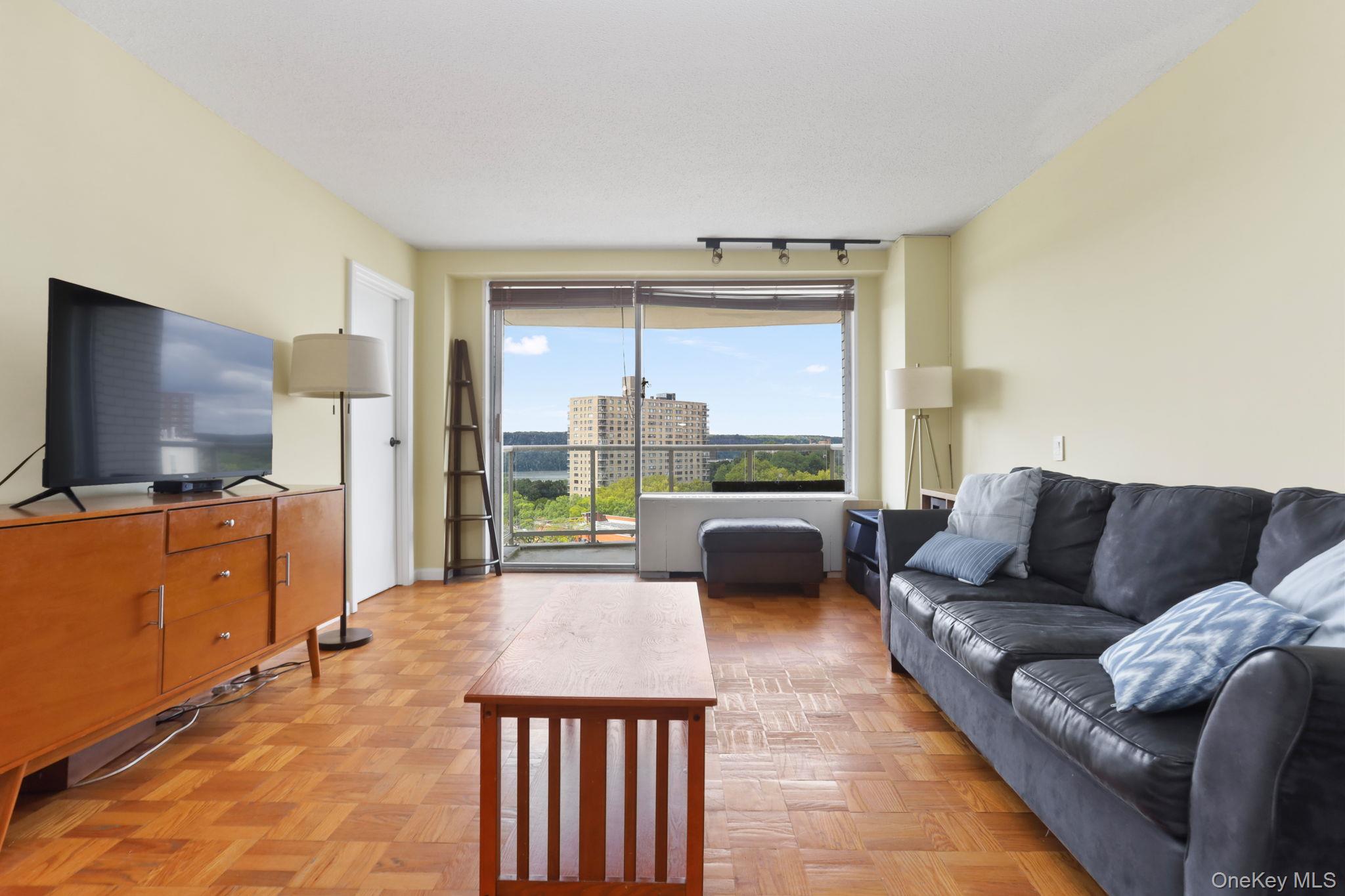 3333 Henry Hudson Parkway Unit: 12M
