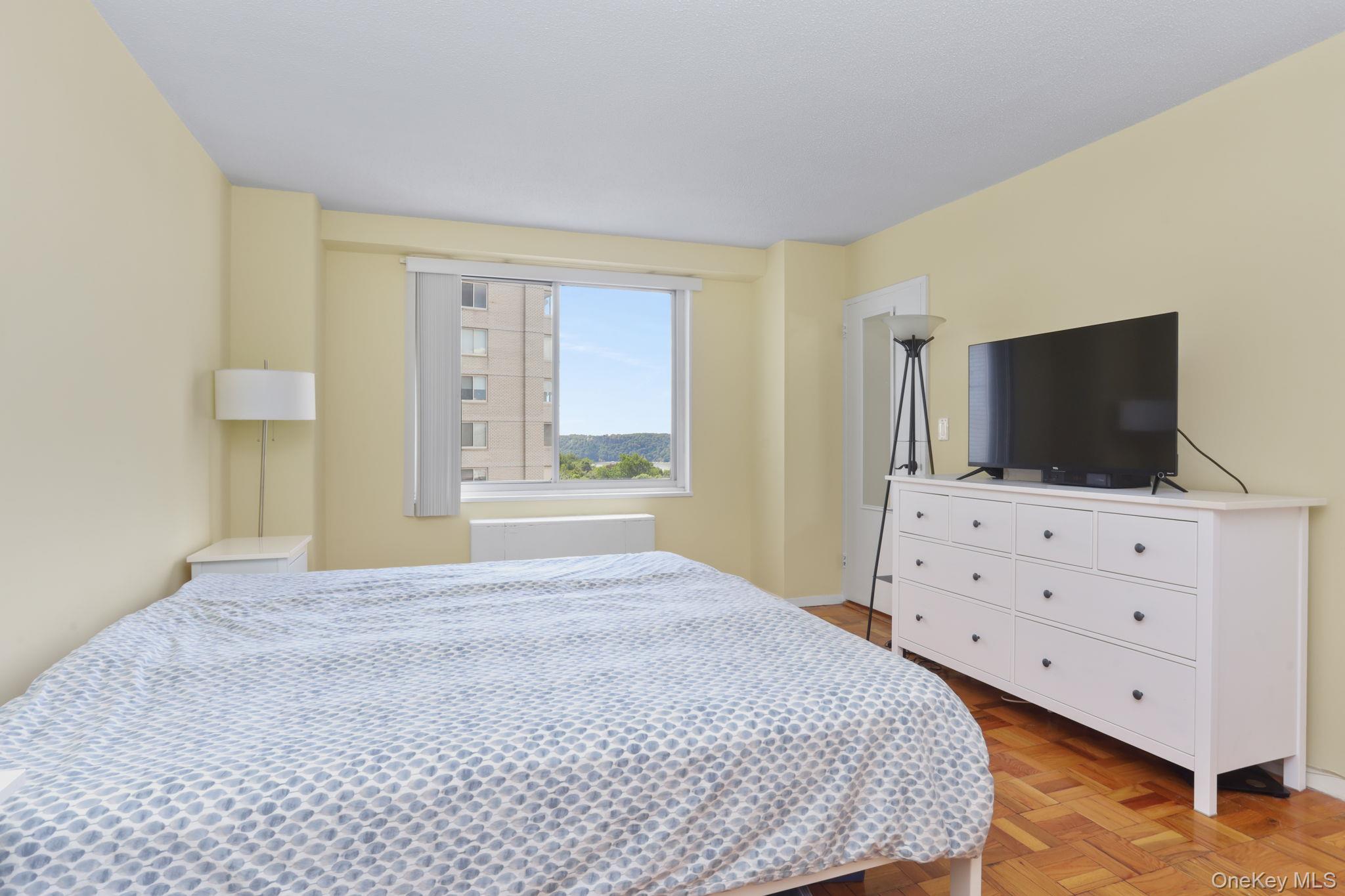3333 Henry Hudson Parkway Unit: 12M