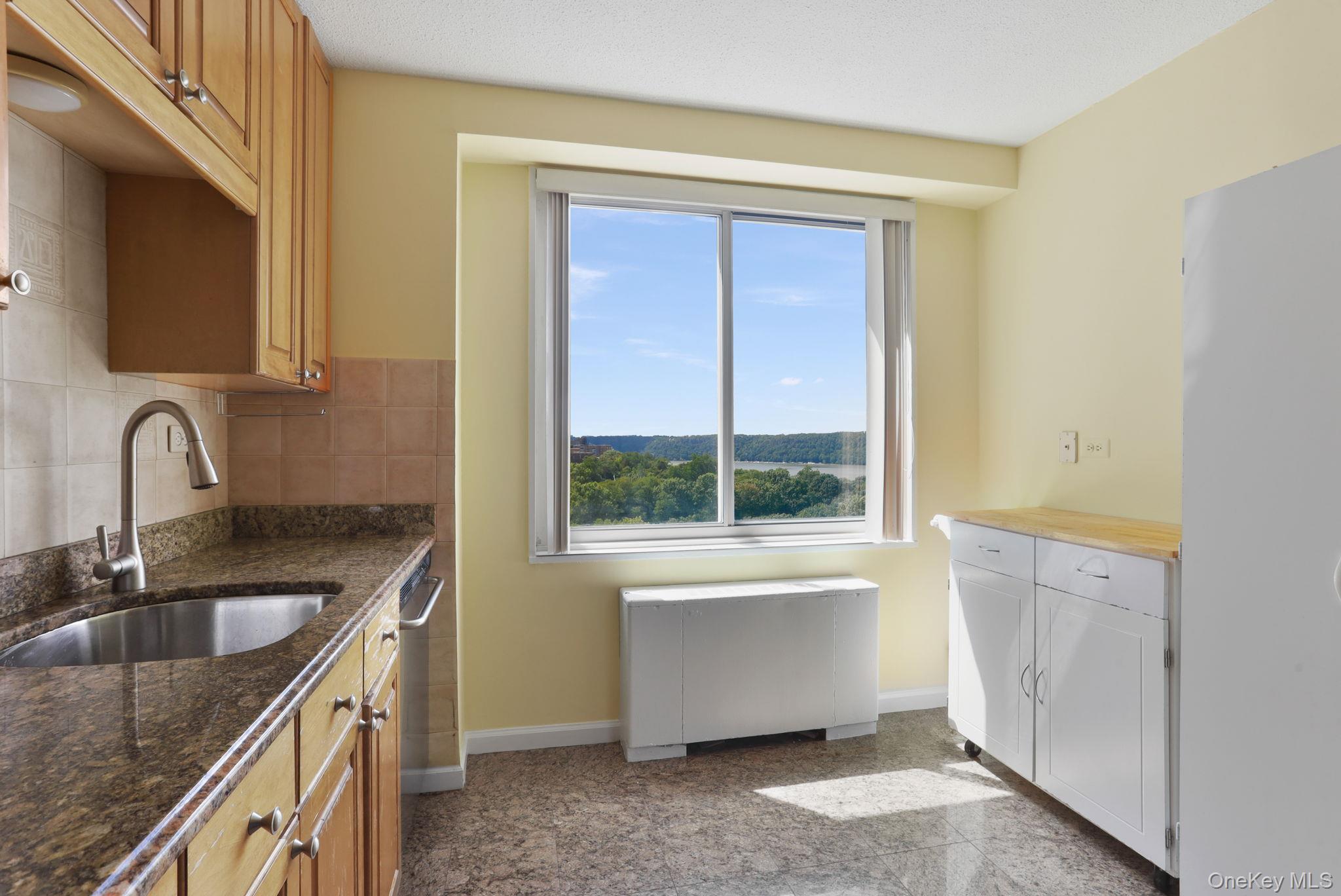 3333 Henry Hudson Parkway Unit: 12M