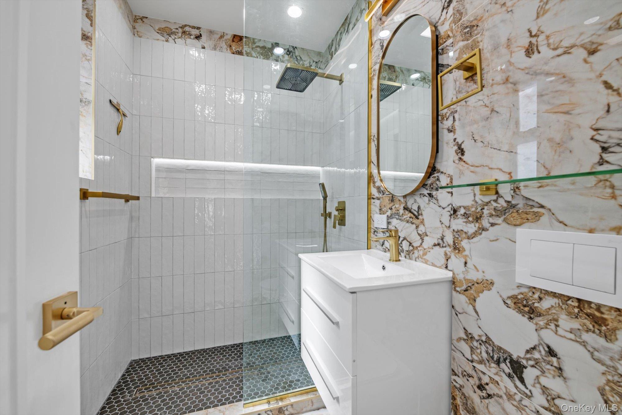 741 W End Avenue Unit: 4B