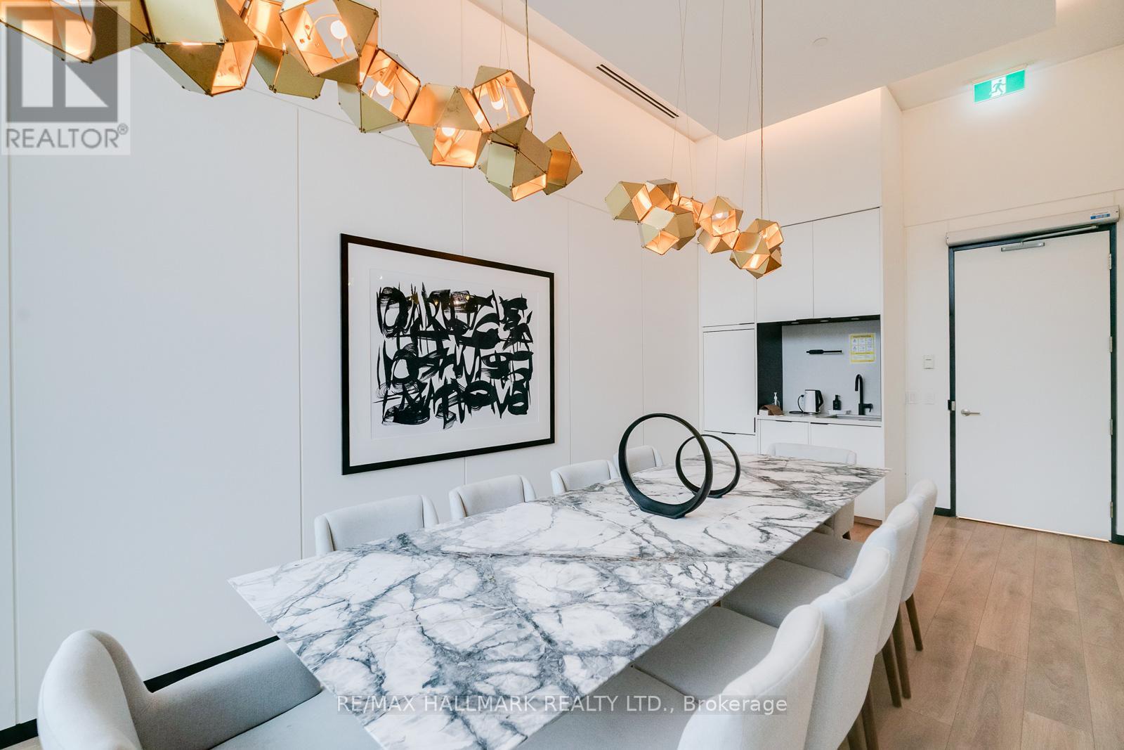 420 - 80 VANAULEY STREET